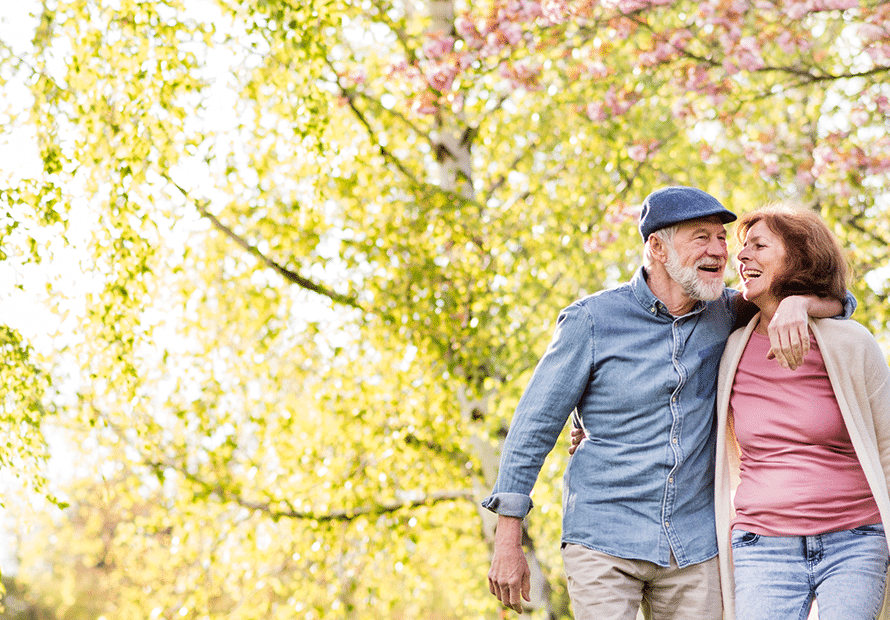 VitaminD-elderly-couple-walking-outside
