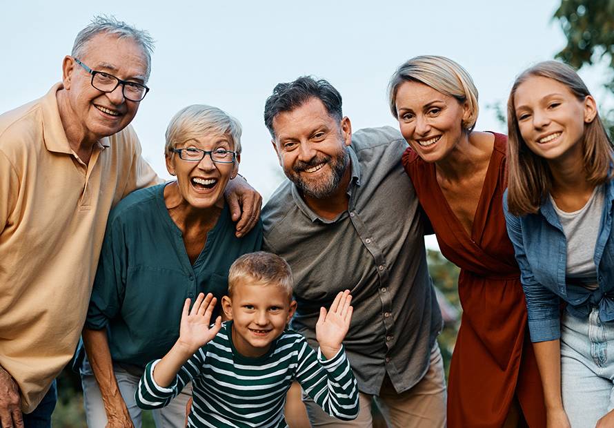 Longevity Webinar_healthy happy family 3 generations