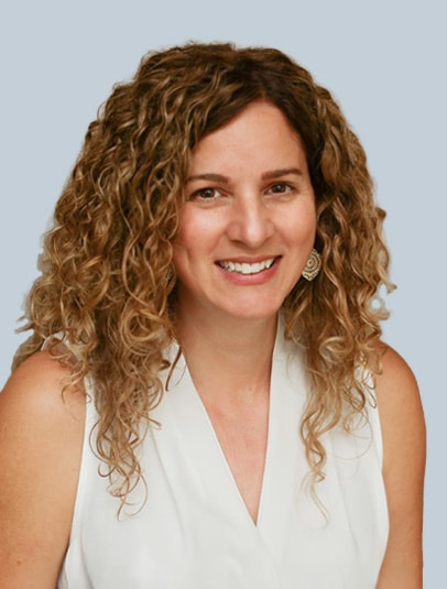 Angela Pucci headshot